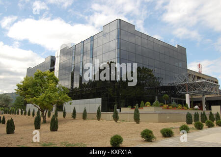 Der Titel ist in einer nicht-lateinischen Schrift geschrieben, die ohne weiteren Kontext oder Übersetzung nicht interpretiert werden kann. Stockfoto