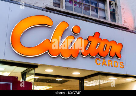 Dorchester, Dorset, Großbritannien. 9. Januar 2018. Clinton Karten shopfront Zeichen in Dorchester, Dorset. Foto: Graham Jagd-/Alamy Leben Nachrichten. Stockfoto