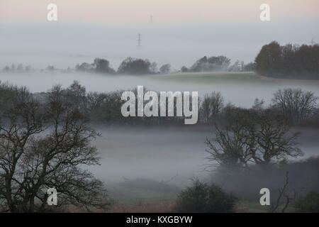 Cardiff, Wales, UK. 10. Januar 2018. Wetter in Cardiff: starker Nebel liegt über dem Westen von Cardiff. Stockfoto