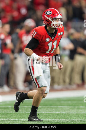 Überstunden. 08 Jan, 2018. Georgia Quarterback Jake Fromm (11) Während der Hochschule Fußball-Endspiel nationale Meisterschaft Spiel Action zwischen dem Alabama Crimson Tide und die Georgia Bulldogs bei Mercedes-Benz-Stadion in Atlanta, Georgia. Alabama besiegte Georgia 26-23 in den überstunden. Johann Mersits/CSM/Alamy leben Nachrichten Stockfoto