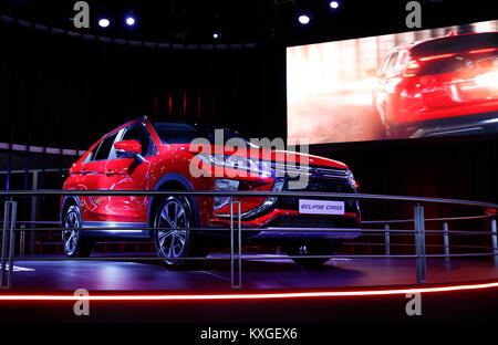 Brüssel. 10 Jan, 2018. Foto auf Jan. 10, 2018 zeigt die Mitsubishi Eclipse Kreuz während der Medien Tag der 96th European Motor Show in Brüssel, Belgien. Credit: Ihr Pingfan/Xinhua/Alamy leben Nachrichten Stockfoto