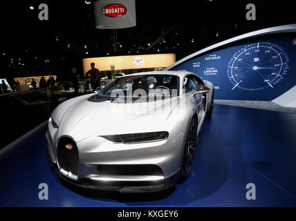 Brüssel. 10 Jan, 2018. Foto auf Jan. 10, 2018 zeigt die Bugatti Chiron in den Medien Tag der 96th European Motor Show in Brüssel, Belgien. Credit: Ihr Pingfan/Xinhua/Alamy leben Nachrichten Stockfoto