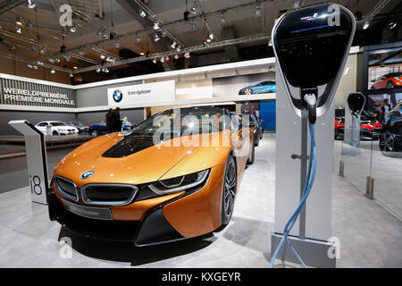 Brüssel. 10 Jan, 2018. Foto auf Jan. 10, 2018 zeigt die BMW i8 in den Medien Tag der 96th European Motor Show in Brüssel, Belgien. Credit: Ihr Pingfan/Xinhua/Alamy leben Nachrichten Stockfoto