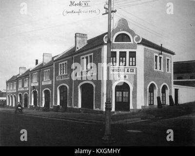 Ein nicht identifizierter Titel in einer nicht-lateinischen Schrift, der nicht ohne Übersetzung oder weiteren Kontext interpretiert werden kann. Stockfoto