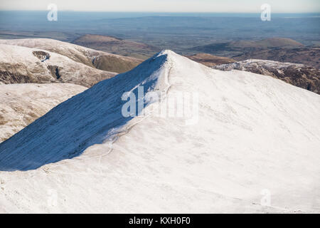 Catstye Cam-Teil der Helvellyn Gebirge im Winter, Lake District, Cumbria, England. Stockfoto