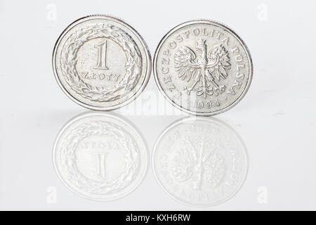 Eine polnische Zloty Geld auf weißem Hintergrund Stockfoto