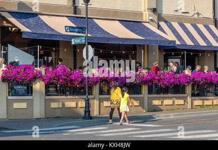 Outdoor Cafe in Victoria, der auch als Garden City auf Vancouver Island in British Columbia, Kanada bekannt Stockfoto