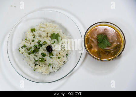 Mix Gemüse daal mit Reis - Indische Küche Stockfoto