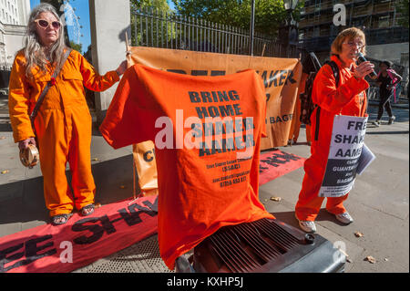 Freude Hurcombe des Save-Shaker Aamer Kampagne spricht über die Nachricht, dass Shaker Aamer, gefoltert und ohne Anklage oder Gerichtsverfahren statt für 14 Jahre in Guantanamo und Bagram ist freigegeben werden, sagte er sofort zurück zu seiner Familie gebracht werden sollte. Stockfoto