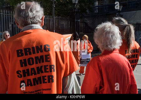 Freude Hurcombe des Save-Shaker Aamer Kampagne spricht über die Nachricht, dass Shaker Aamer, gefoltert und ohne Anklage oder Gerichtsverfahren statt für 14 Jahre in Guantanamo und Bagram ist freigegeben werden, sagte er sofort zurück zu seiner Familie gebracht werden sollte. Stockfoto