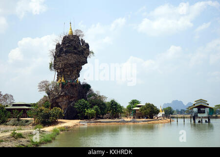 HPA EIN, MYANMAR - ca. April 2017 Kyaukkalat Pagode Stockfoto