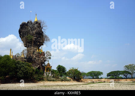 HPA EIN, MYANMAR - ca. April 2017 Kyaukkalat Pagode Stockfoto