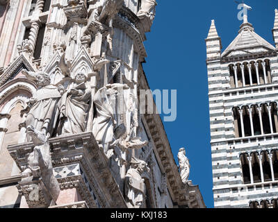 Details der Westfassade der Kathedrale von Siena Stockfoto