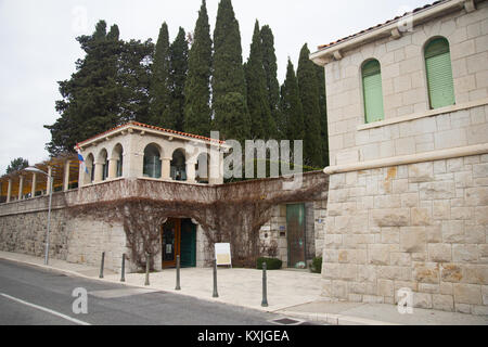 Eingang zu Ivan Mestrovic Galerie in Split, Kroatien Stockfoto