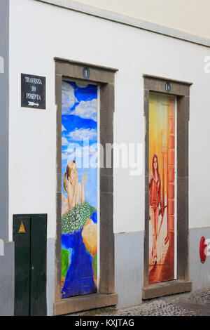 Lackierte Türen in der Alten Stadt, Funchal, Madeira, Portugal, Europa Stockfoto