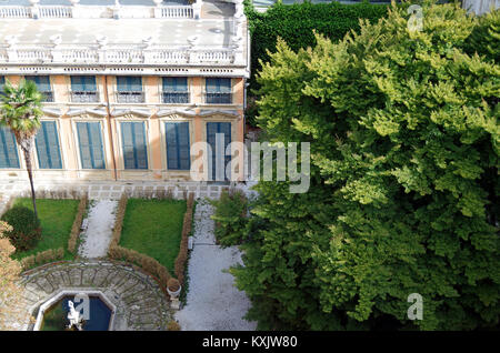 Palazzo Bianco, und es ist die Gärten in der Via Garibaldi, Genua, Italien gesehen vom Dach der Palazzo Rosso und von den Gärten des Palazzo, Stockfoto