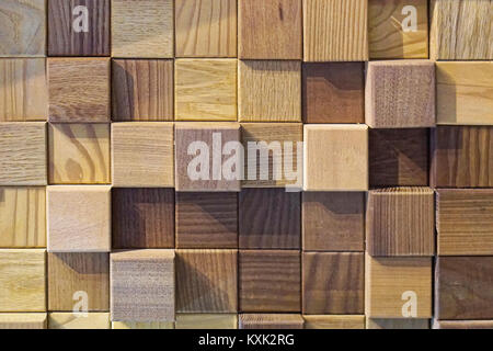 Natürliches Holz Würfel Quadrate Wand Hintergrund Stockfoto