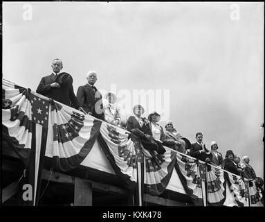 Calvin Coolidge neben Senator William Butler. Springfield MA ca. 1925. Bild von 4x5 Zoll Glas negativ. Stockfoto