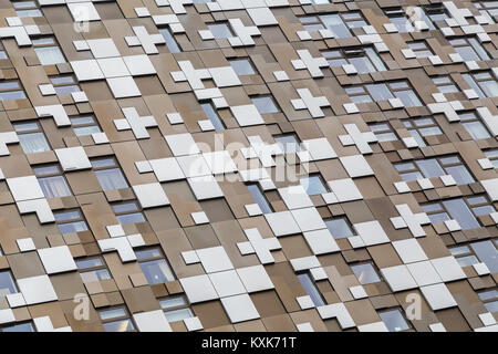 Der Cube Gebäude auf wharfside Street in Birmingham. Das Gebäude schließt die Mailbox Entwicklung und wurde von Ken Shuttleworth von Arc entworfen Stockfoto