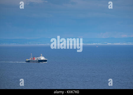 Caledonian MacBrayne MV Isle of Arran auf einem Sommer Kreuzung zwischen Ardrossen und Brodick, Isle of Arran. Stockfoto