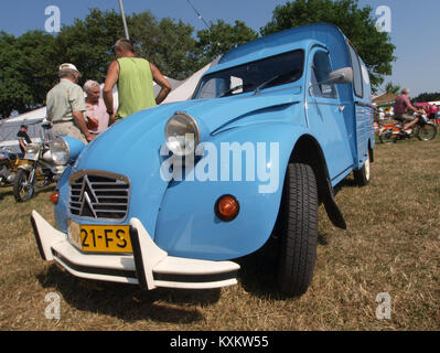 Blaue Citroën 2CV Bild 2 Stockfoto