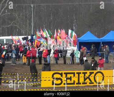 Die BDG-Langlaufveranstaltung im März 2013 zeigt Senioren- und Juniorenwettbewerbe, die Teilnahme von Athleten und die Organisation einer nationalen Sportveranstaltung in Polen. Stockfoto