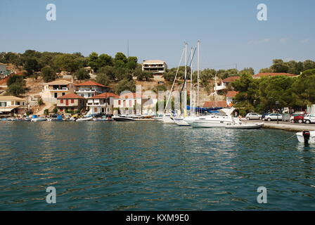 Boote im Hafen von Vathi auf der griechischen Insel Meganissi am 22. August 2008. Stockfoto