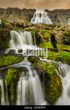 Mächtige Dynjandi Wasserfall der Westfjorde Islands. Stockfoto