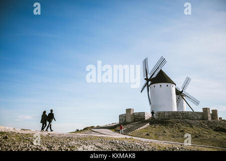 Windmühlen aus dem 16. Jahrhundert von Castilla la Mancha Provinz in Spanien, im neunzehnten Jahrhundert als Outdoor Museen restauriert, sind eine der am meisten Symbol Stockfoto