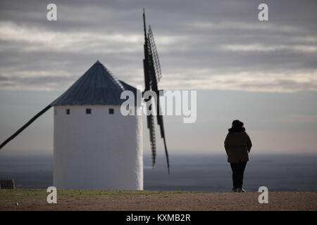 Windmühlen aus dem 16. Jahrhundert von Castilla la Mancha Provinz in Spanien, im neunzehnten Jahrhundert als Outdoor Museen restauriert, sind eine der am meisten Symbol Stockfoto