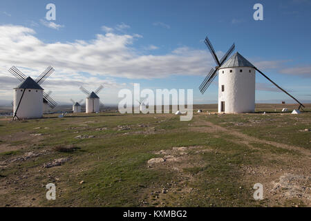 Windmühlen aus dem 16. Jahrhundert von Castilla la Mancha Provinz in Spanien, im neunzehnten Jahrhundert als Outdoor Museen restauriert, sind eine der am meisten Symbol Stockfoto