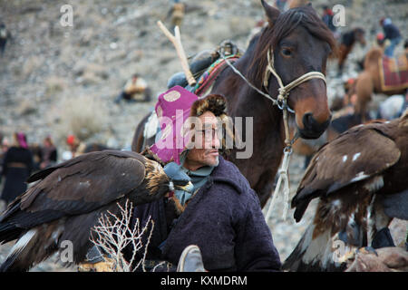 Golden Eagle Hunter kasachischen Eagle festival Bayan Ulgii Ölgii Stockfoto