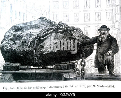 Fotografie eines 1870 entdeckten Meteoritenblocks, der ein bedeutendes Objekt für die wissenschaftliche Untersuchung der meteorischen Zusammensetzung, der Entstehung des Sonnensystems und der Planetenmaterialien darstellt. Stockfoto