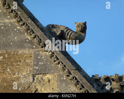 Attigny (Ardennen) Église Notre-Dame, Skulptur sur un de Pignons 03. Stockfoto