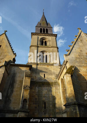 Attigny (Ardennen) Église Notre-Dame, la Tour viu du Nord Stockfoto