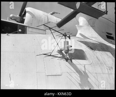 Die linke Empfängerantenne ASV Mk II ist Teil des Avioniksystems des Consolidated Canso Aircraft, das zur Erkennung von Signalen und Navigation während des Flugbetriebs eingesetzt wird. Stockfoto