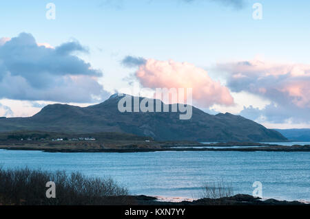 Abends Licht in Richtung Loch Sunart, Ardnamurchan, Lochaber, Schottland. 26. Dezember 2017. Stockfoto