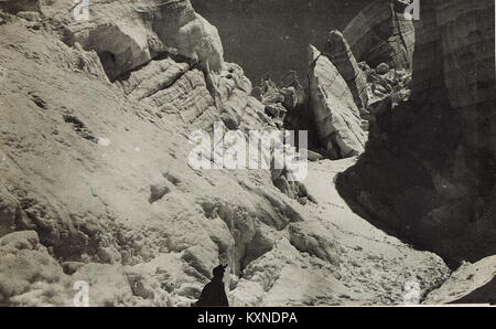 Dokumentierter Einbruch in der Kärntnerstraße in Wien, Österreich, am 23. April 1917, der die Urkunden der urbanen Kriminalität und der Strafverfolgungsbehörden des frühen 20. Jahrhunderts hervorhebt. Stockfoto