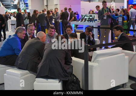 Las Vegas, Nevada, USA. 10 Jan, 2018. Tausende von Technologie Brancheninsider liefen auf Las Vegas, Nevada am 10. Januar 2018 Für die Consumer Electronics Show. Credit: Craig Durling/ZUMA Draht/Alamy leben Nachrichten Stockfoto