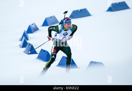 Ruhpolding, Deutschland. 10 Jan, 2018. Biathlet Simon Schempp aus Deutschland Skier während des Rennens in der Chiemgau Arena in Ruhpolding, Deutschland, 10. Januar 2018. Credit: Sven Hoppe/dpa/Alamy leben Nachrichten Stockfoto