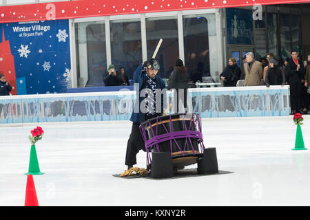 New York, NEW YORK - Januar 11, 2018: Kaoru Watanabe führt brechen Eis: Die Schlacht der Carmens während Prototyp Festival an der Bank von Amerika Winter Dorf am Bryant Park Credit: Lev radin/Alamy leben Nachrichten Stockfoto