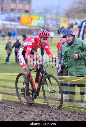 GIJON, SPANIEN - Januar 11: Cyclocross Meisterschaften Spanien im Januar 11, 2015 in Gijon, Spanien. Der Radfahrer Aitor Hernandez Gutierrez konkurrieren in Elite Stockfoto