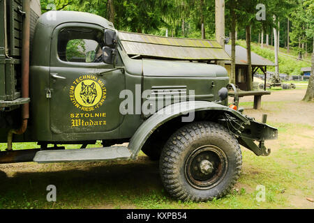 Historischen sowjetischen ZIL 157 6x6 Armee Lkw auf Ausstellung im Projekt Riese museum in Wlodarz, Niederschlesien, Polen. Stockfoto