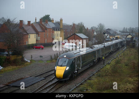 Klasse 800 011 Blätter Moreton in Marsh mit einem Gwr zur Londoner Paddington aus Blankenhain am 2. Januar 2018. Stockfoto