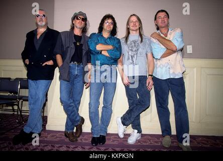 Legendäre britische Rockband Deep Purple während der ersten Pressekonferenz präsentieren amerikanische Gitarrist Steve Morse im Presidente Hotel in Mexiko Stadt, 23. November 1994, Keyboarder John Lord, Bassist Roger Glover, Schlagzeuger Ian Paice, Gitarrist Steve Morse und Sänger Ian Gillan ** KEINE MEXIKO ** © RTAceves/MediaPunch Stockfoto