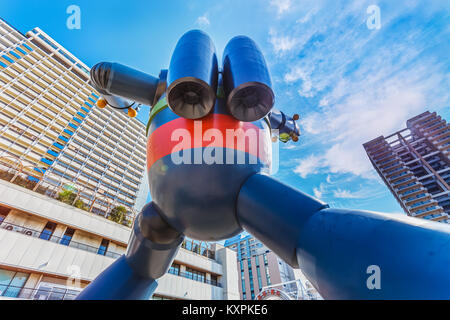 KOBE, Japan - 26. Oktober: Gigantor Roboter in Kobe, Japan am 26. Oktober 2014. Gebaut, um den 15. Jahrestag der Großen Hanshin Erdbeben zu gedenken. Stockfoto