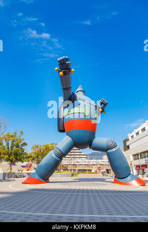 KOBE, Japan - 26. Oktober: Gigantor Roboter in Kobe, Japan am 26. Oktober 2014. Gebaut, um den 15. Jahrestag der Großen Hanshin Erdbeben zu gedenken. Stockfoto