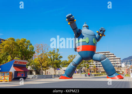 KOBE, Japan - 26. Oktober: Gigantor Roboter in Kobe, Japan am 26. Oktober 2014. Gebaut, um den 15. Jahrestag der Großen Hanshin Erdbeben zu gedenken. Stockfoto