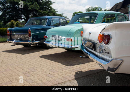 Klassische britische Familie Autos der 60er, Ford Consul Classic, Morris Oxford und Vauxhall Victor Stockfoto