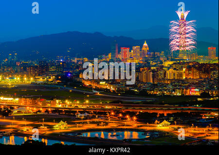 Nachtansicht von Taipei City Stockfoto